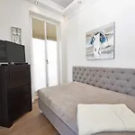 Johanna In - Penthouse 