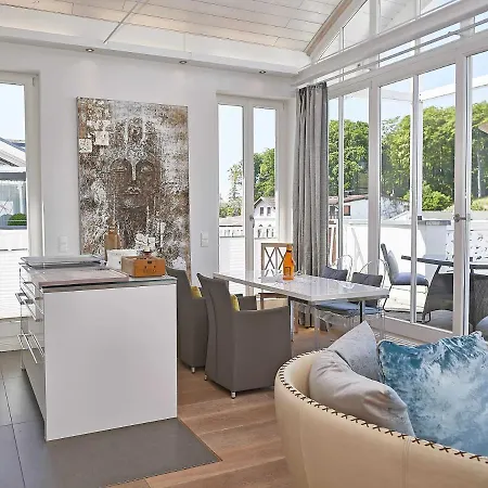 Johanna In - Penthouse 