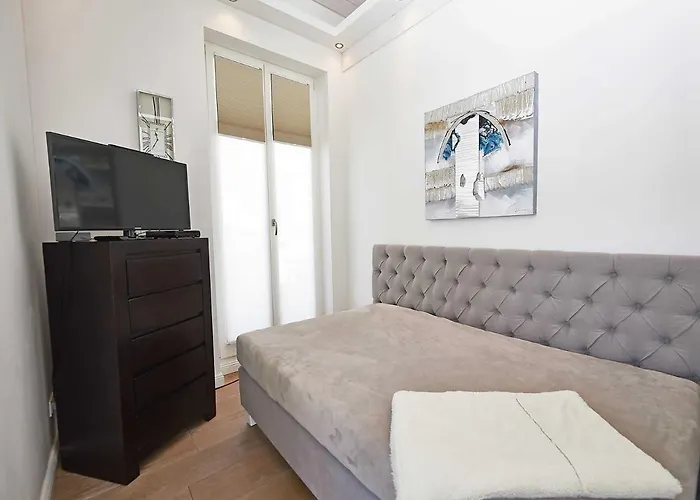 Johanna In - Penthouse 