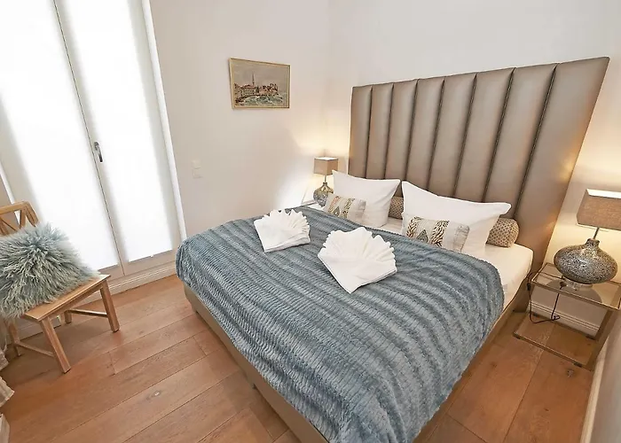 Johanna In - Penthouse 