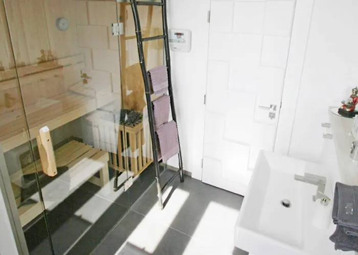 Johanna In - Penthouse 